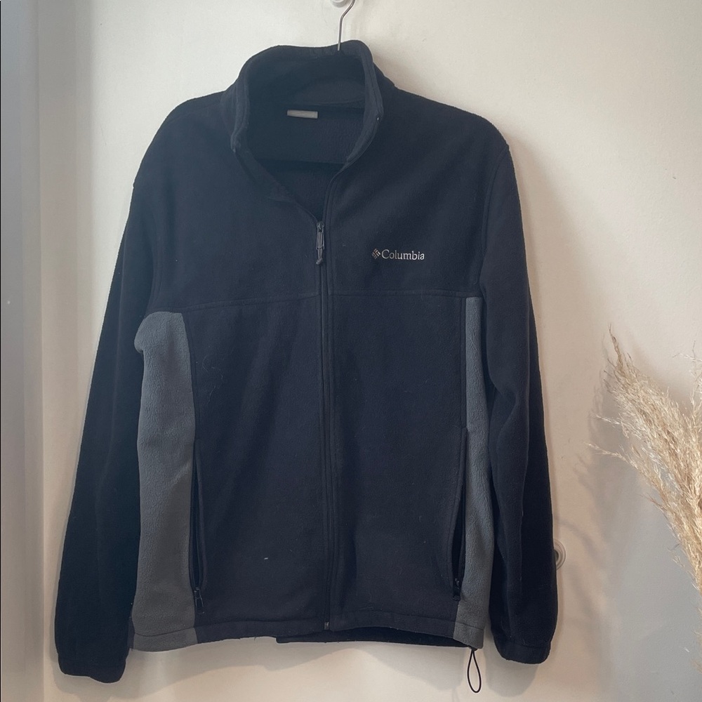 Columbia Men's Black and Gray Performance Jacket B124